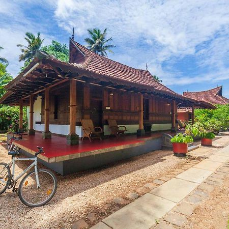 Stayvista At La Riva Heritage Villa With Bicycle Alappuzha 外观 照片