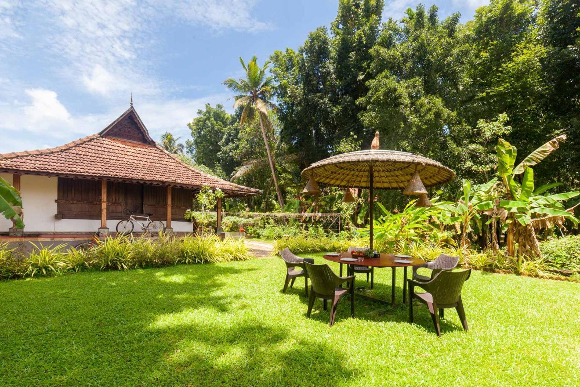 Stayvista At La Riva Heritage Villa With Bicycle Alappuzha 外观 照片