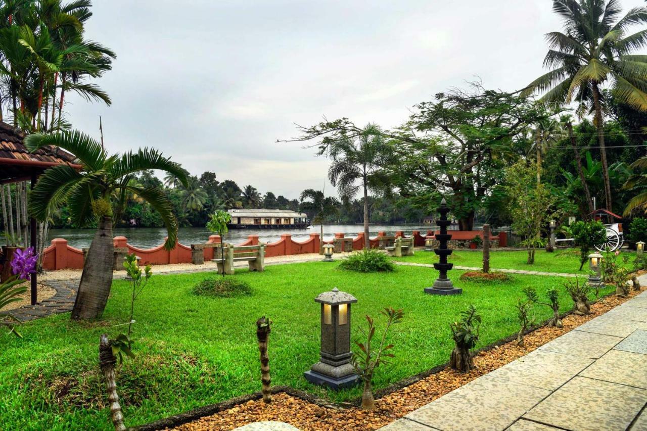 Stayvista At La Riva Heritage Villa With Bicycle Alappuzha 外观 照片