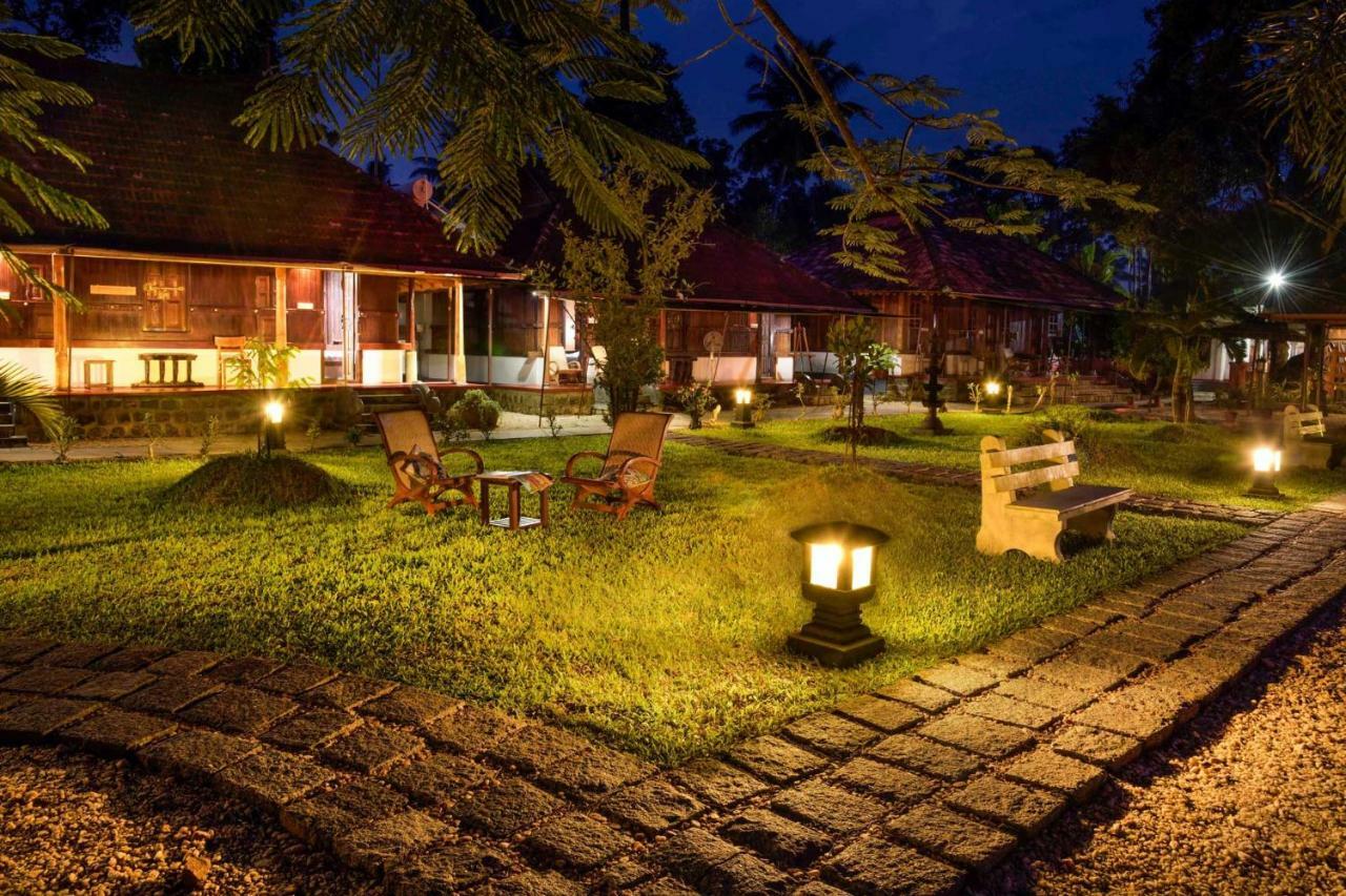 Stayvista At La Riva Heritage Villa With Bicycle Alappuzha 外观 照片