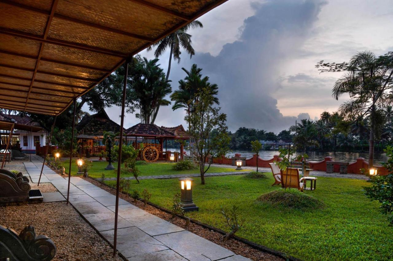 Stayvista At La Riva Heritage Villa With Bicycle Alappuzha 外观 照片